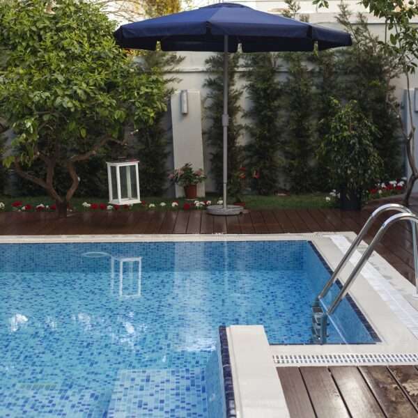 Pool 5055009 1920 600x600